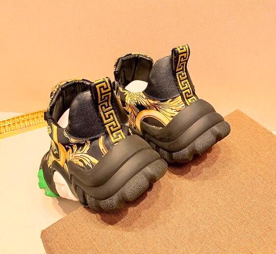 VRC  Sneakers