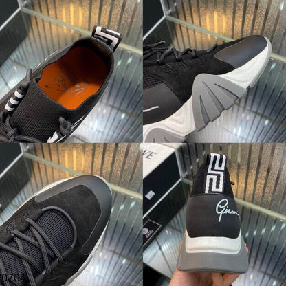 VRC Sneakers Black