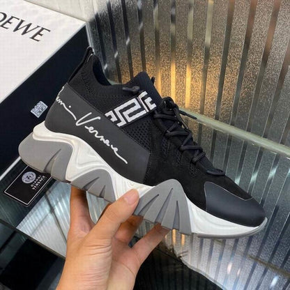 VRC Sneakers Black