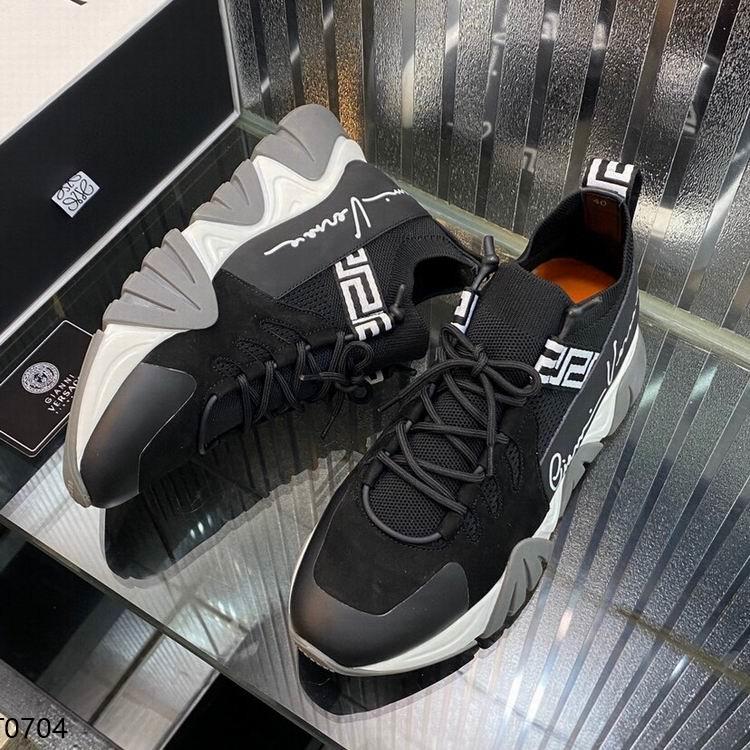 VRC Sneakers Black