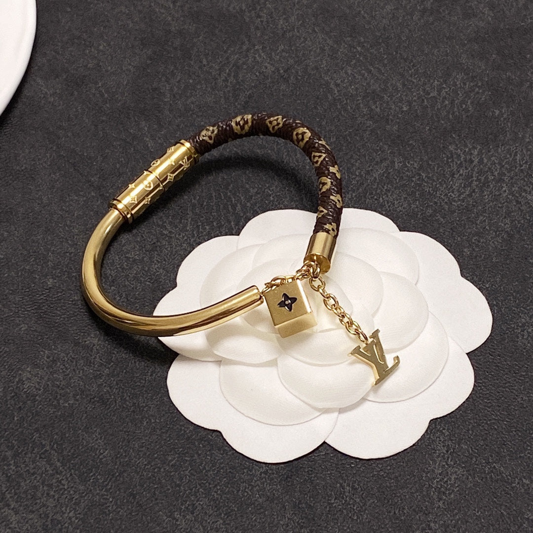 LU  Bracelet