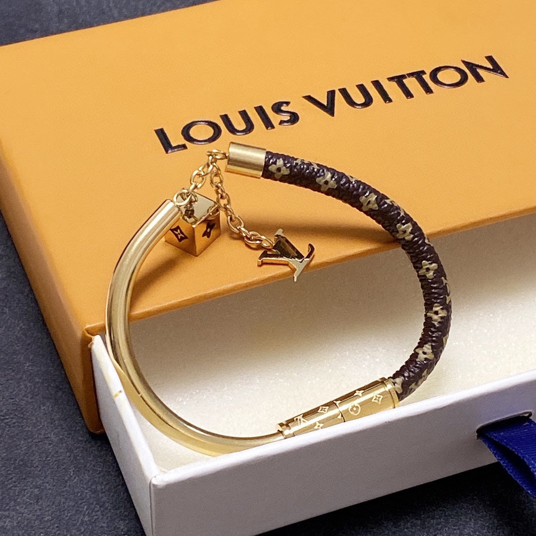 LU  Bracelet