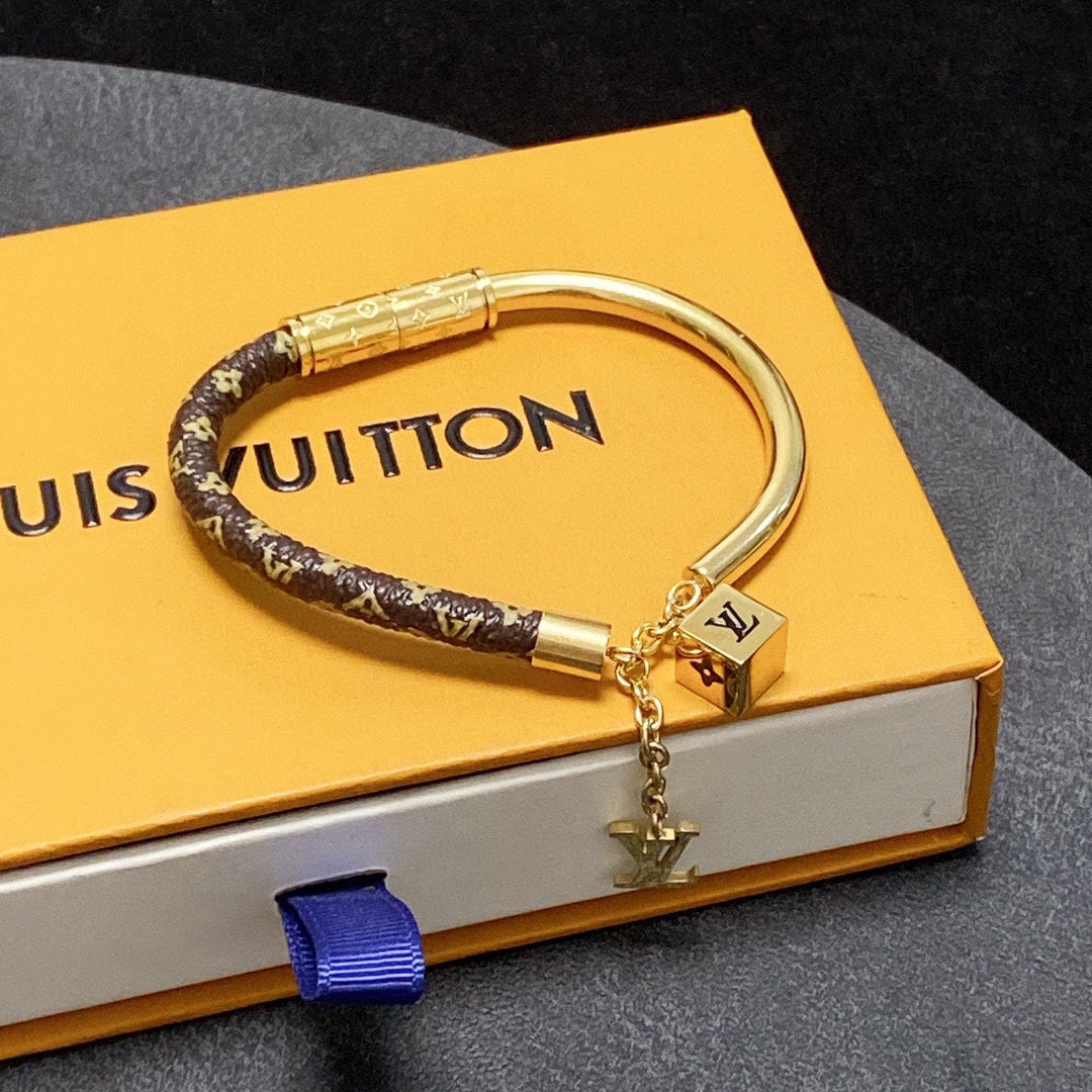 LU  Bracelet