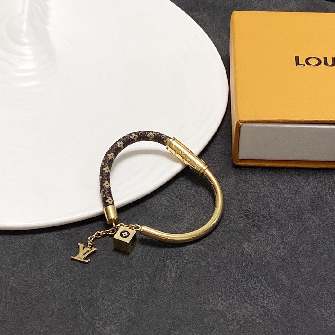 LU  Bracelet