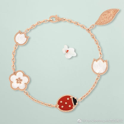 VAN  C & A Bracelet