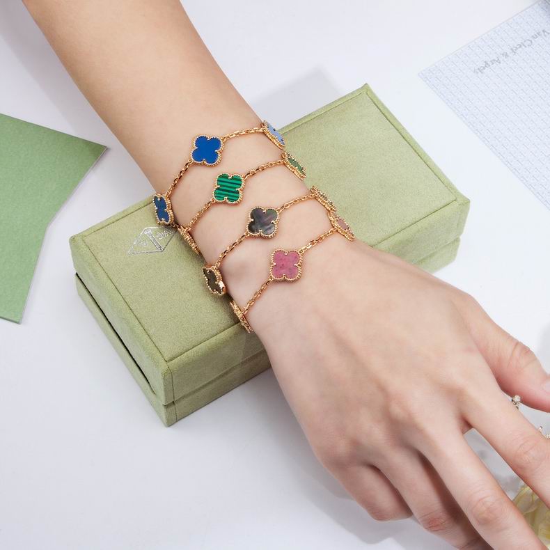 VAN  C & A Bracelet 8 colors