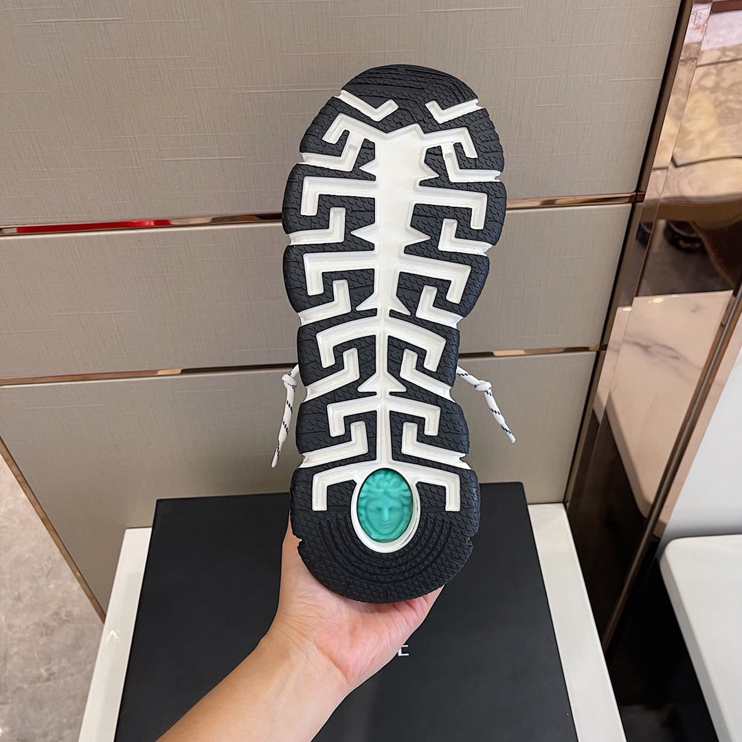 VRC Sneakers Run Away