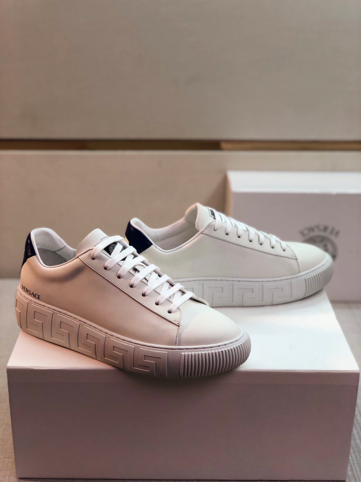 VRC Sneakers GRECA White