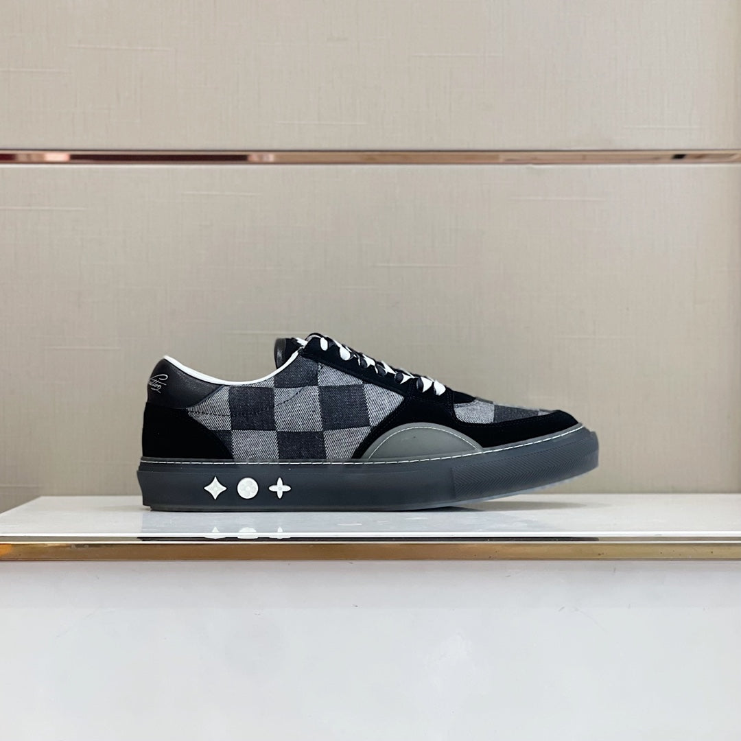 LU Sneakers