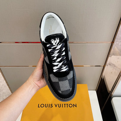 LU Sneakers