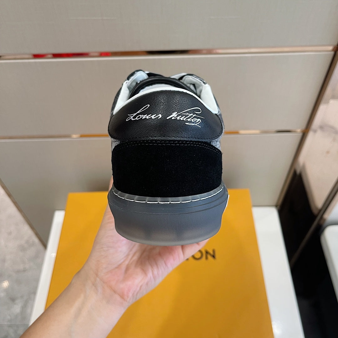 LU Sneakers