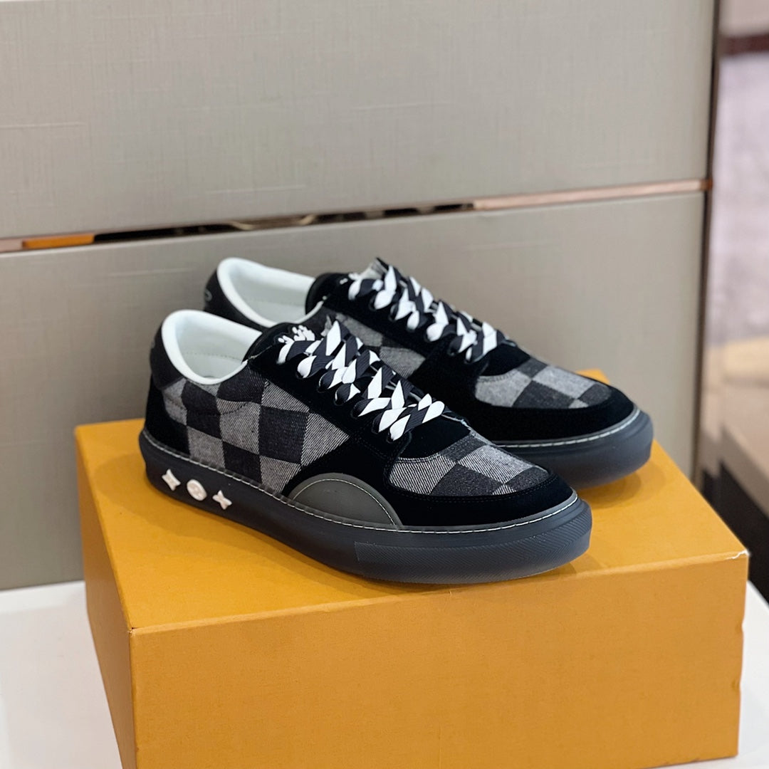 LU Sneakers