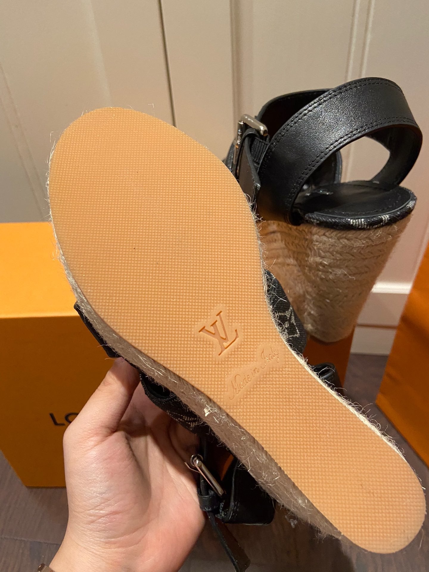 LU Wedge Sandals