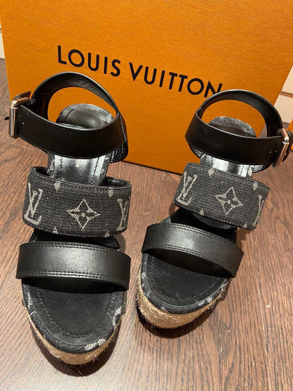 LU Wedge Sandals