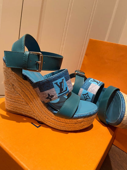 LU Wedge Sandals