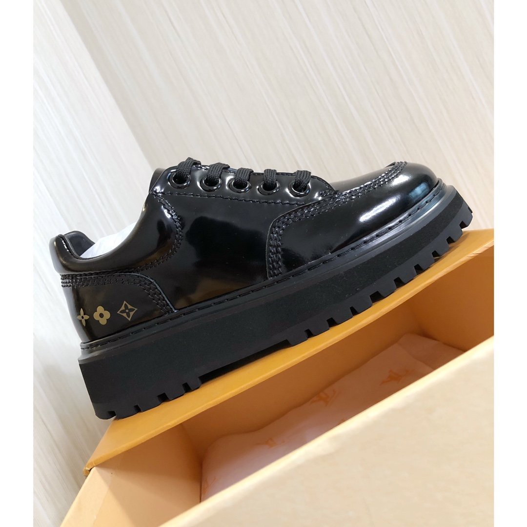 LU Shoes Black