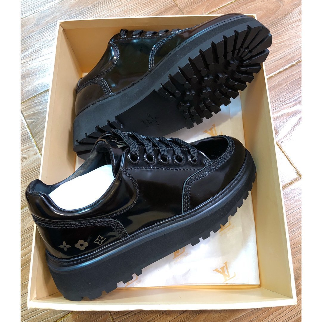 LU Shoes Black