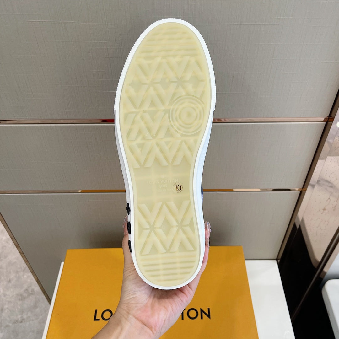 LU Sneakers