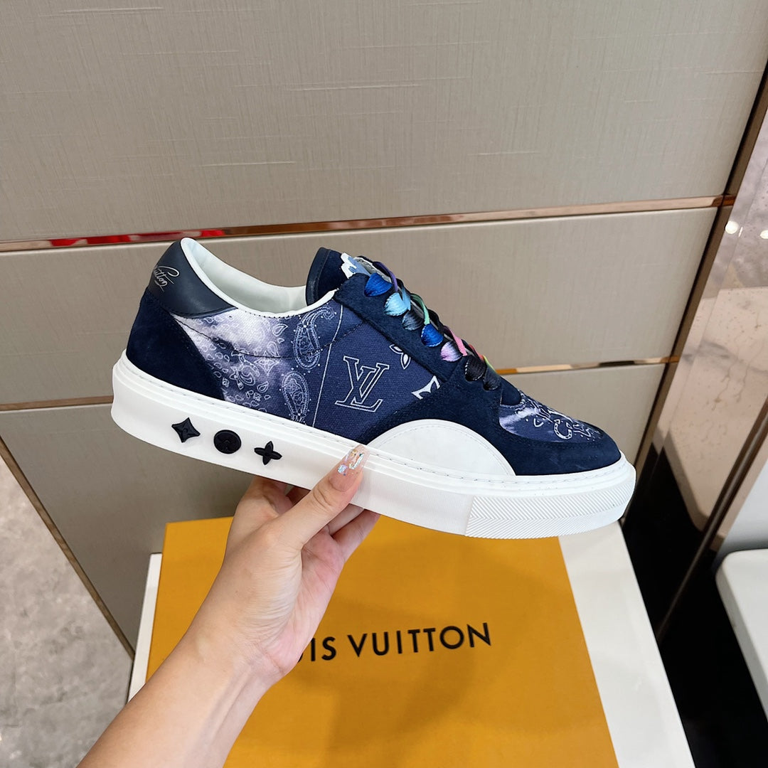 LU Sneakers