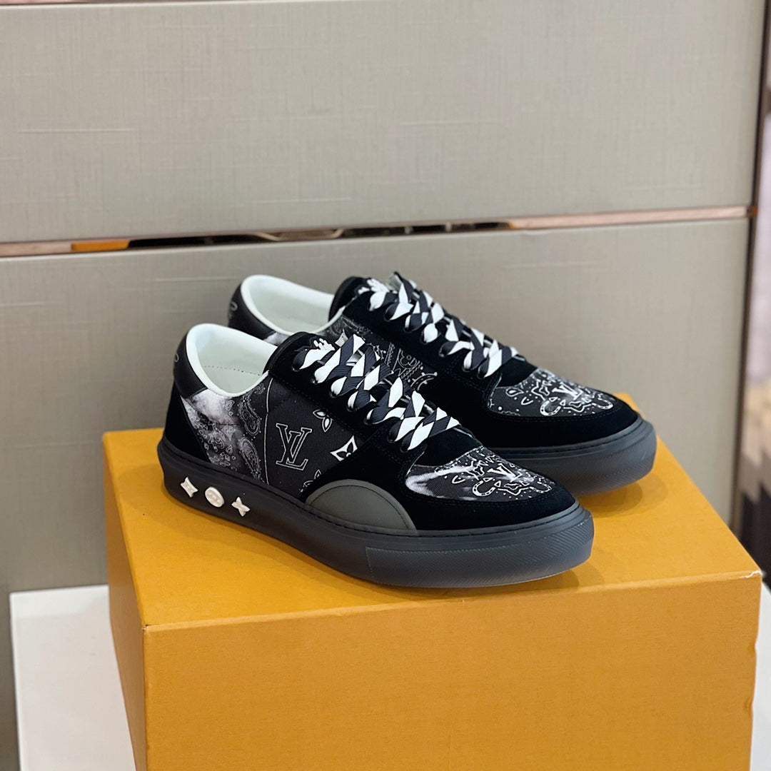 LU Sneakers