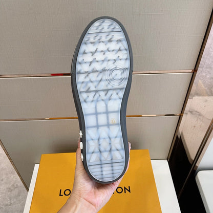 LU Sneakers