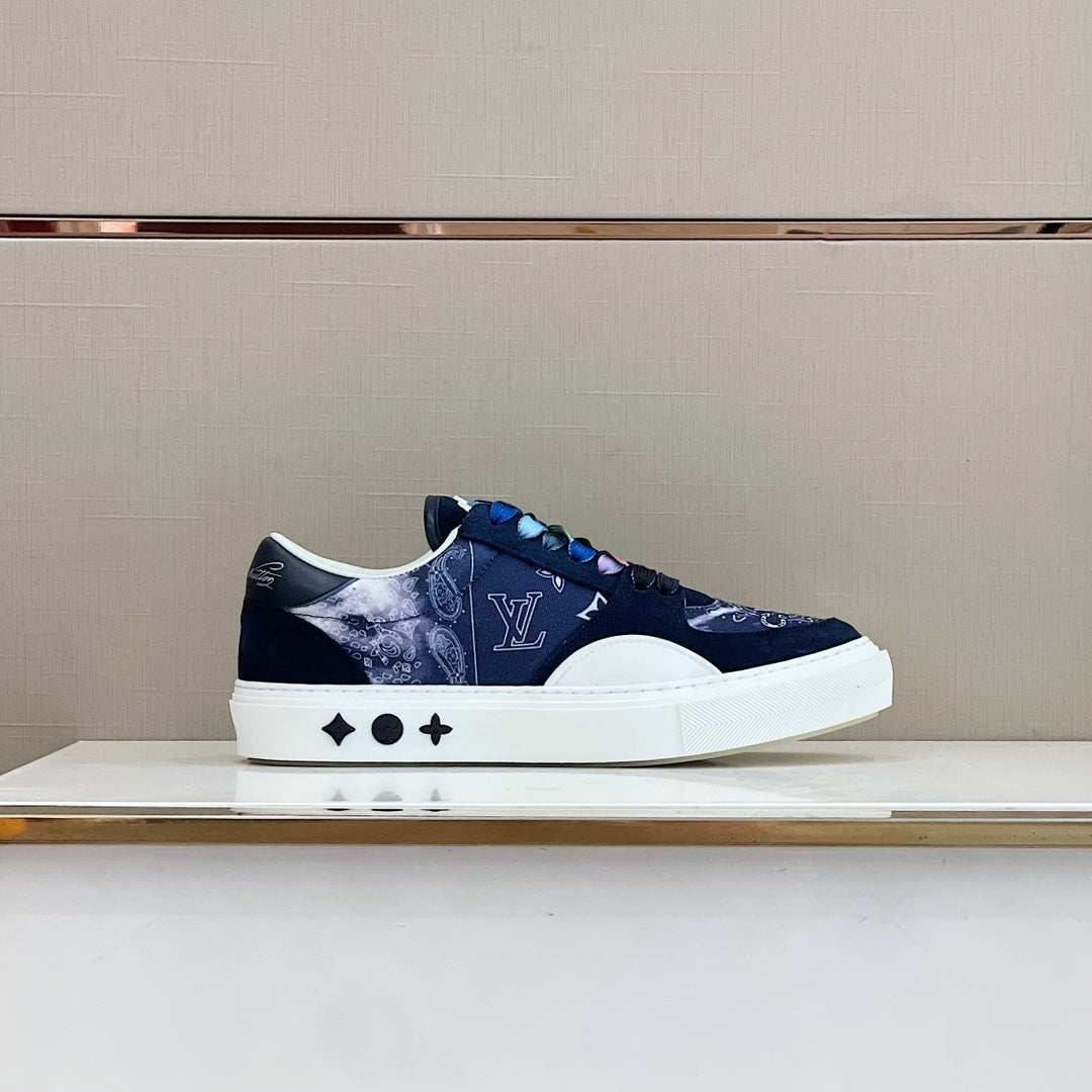 LU Sneakers
