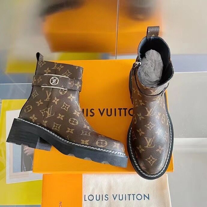 LU Boots Med