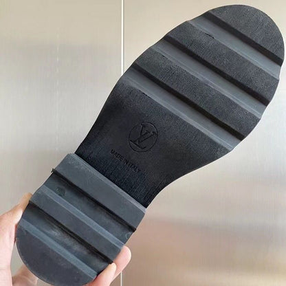 LU Boots Med