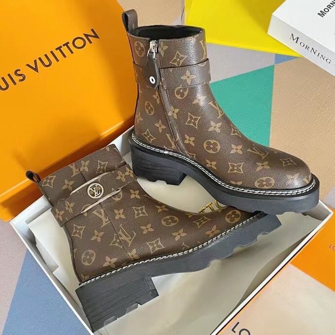 LU Boots Med