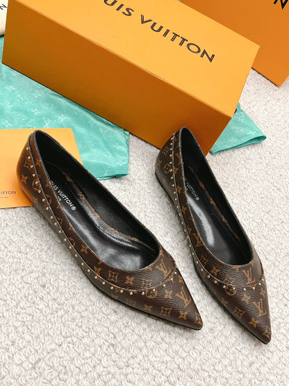 LU Shoes  Flat Monogram