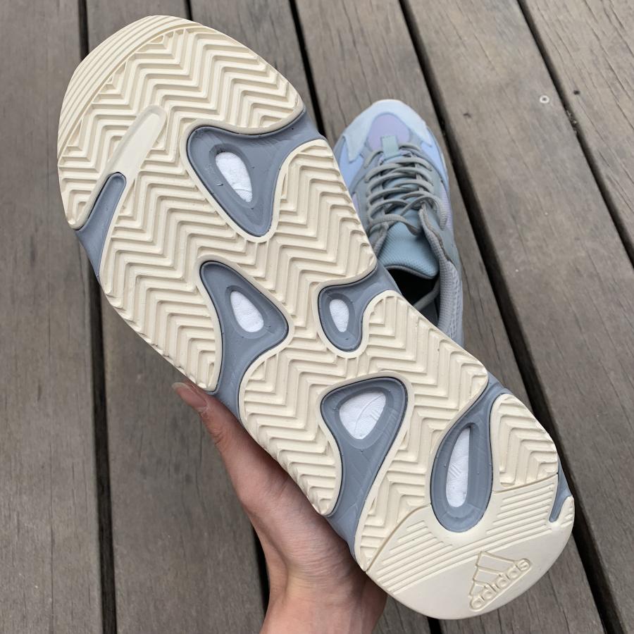 yeezy 700