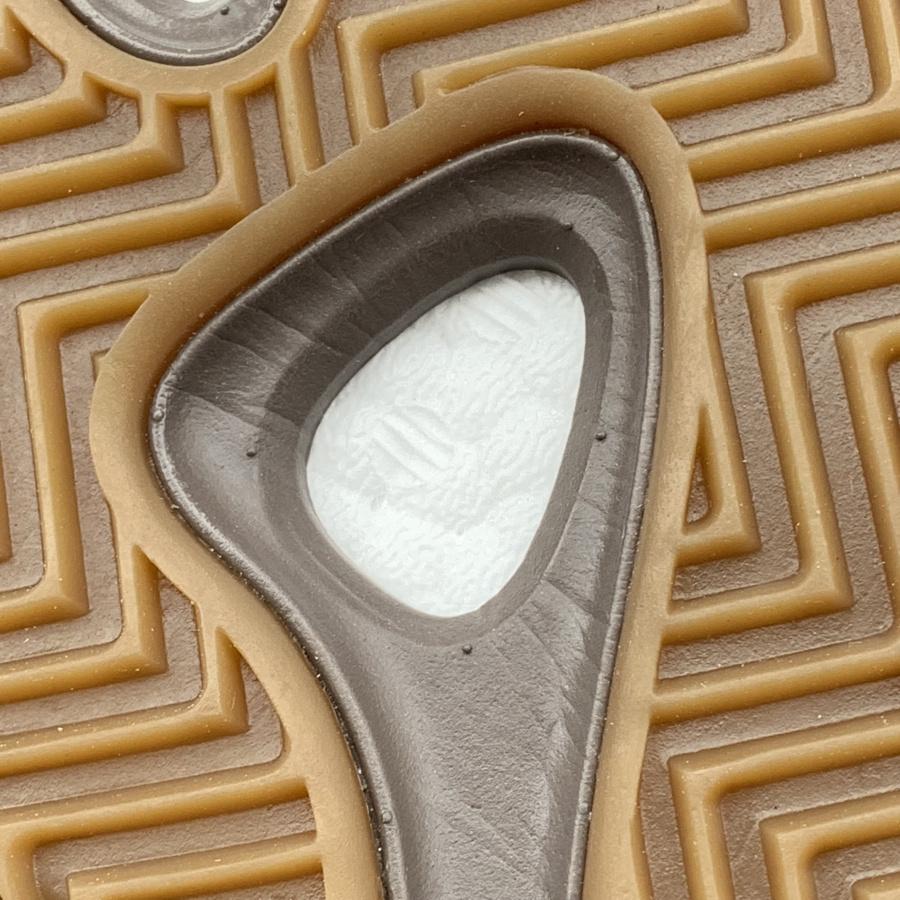 Yezy 700 Boost  Sneakers Purple