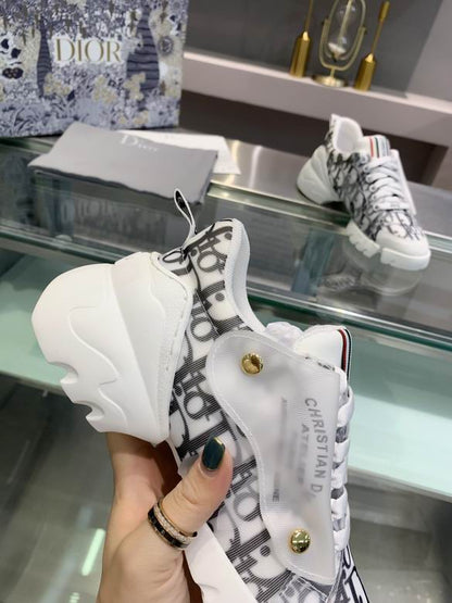 CHD Sneakers Run Away