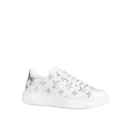 LU  Sneakers Run Away