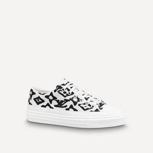 LU  Sneakers Run Away