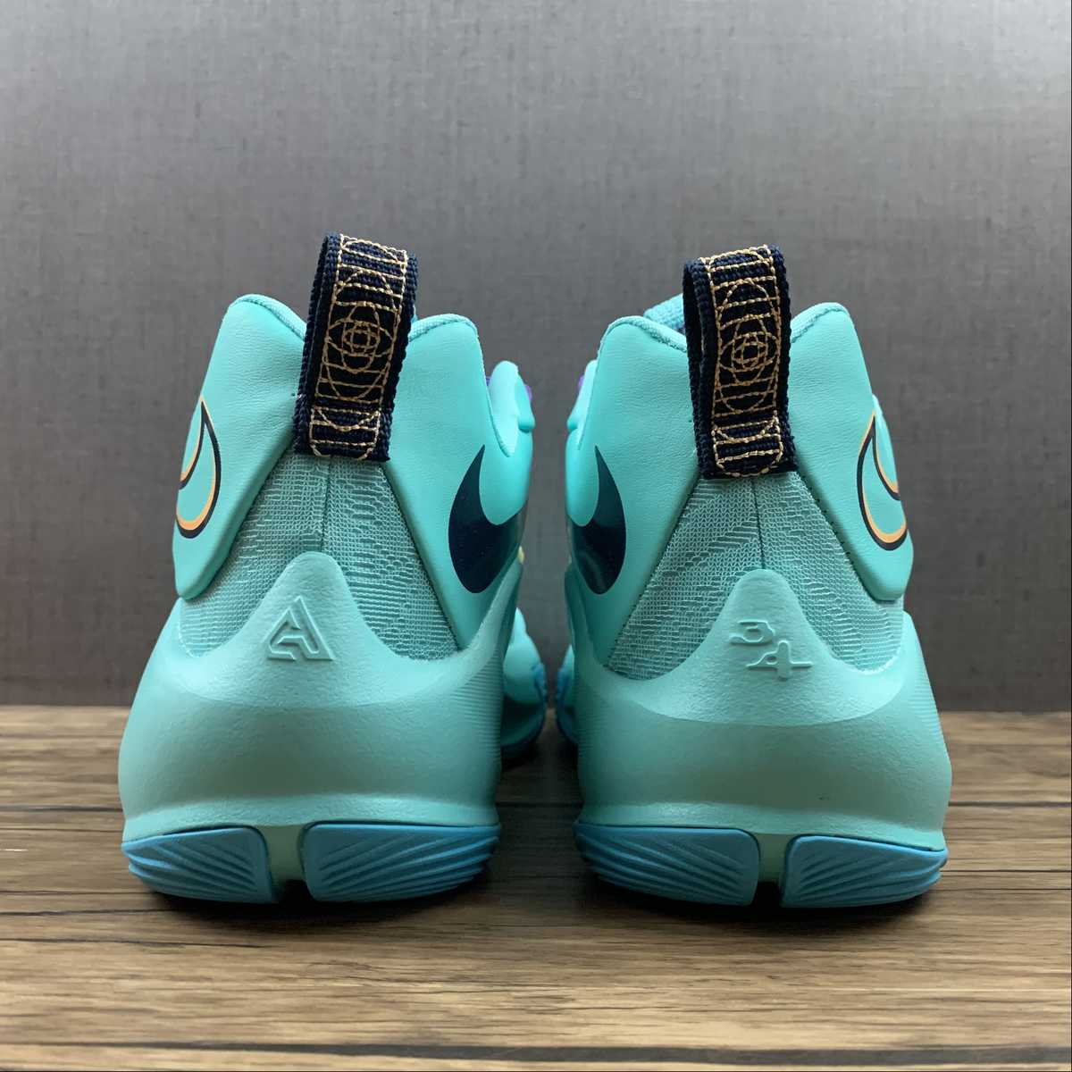 N*KE  Zoom FREAK 3.0 Sneakers 46