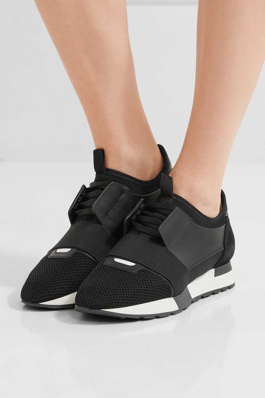 SNBAL  Race Runner Sneakers Black White