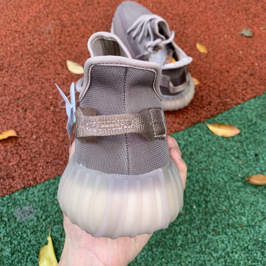 YEZY 350 Boost 350 V2 MONO CLAY