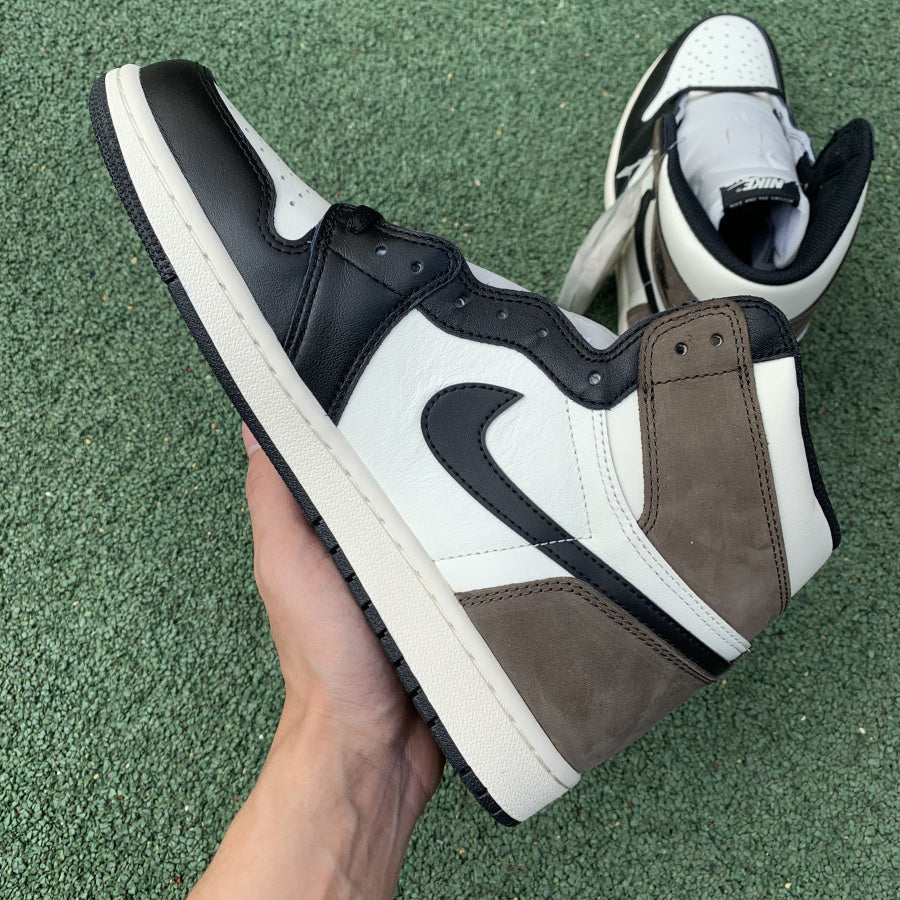 N*ke  Sneakers  Jordan High Dark Mocha  AJ1
