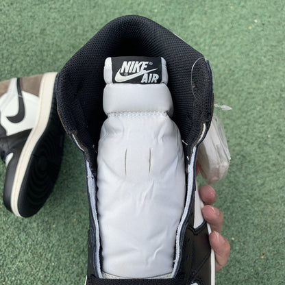N*ke  Sneakers  Jordan High Dark Mocha  AJ1