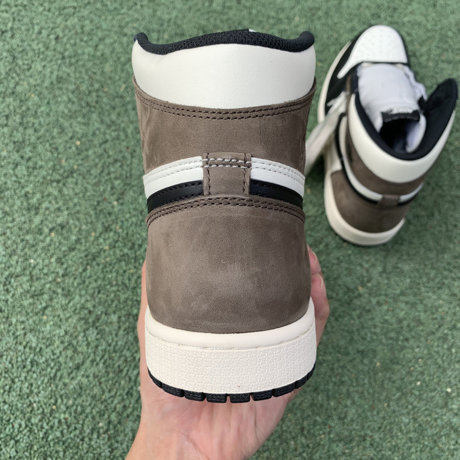N*ke  Sneakers  Jordan High Dark Mocha  AJ1