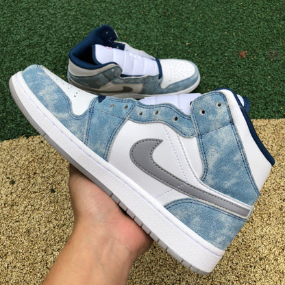 N*KE AJ 1  Air Washed Blue Jorda   Sneakers