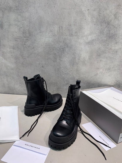 SNBAL  Boots Black