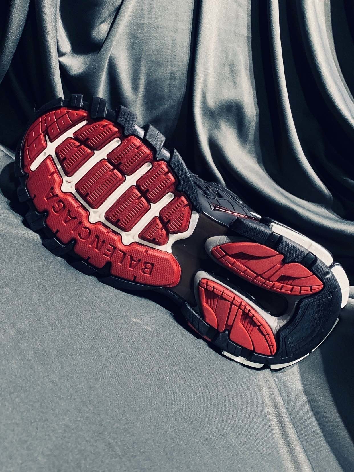 SNBAL  Track Trainers Sneakers 2 Black Red