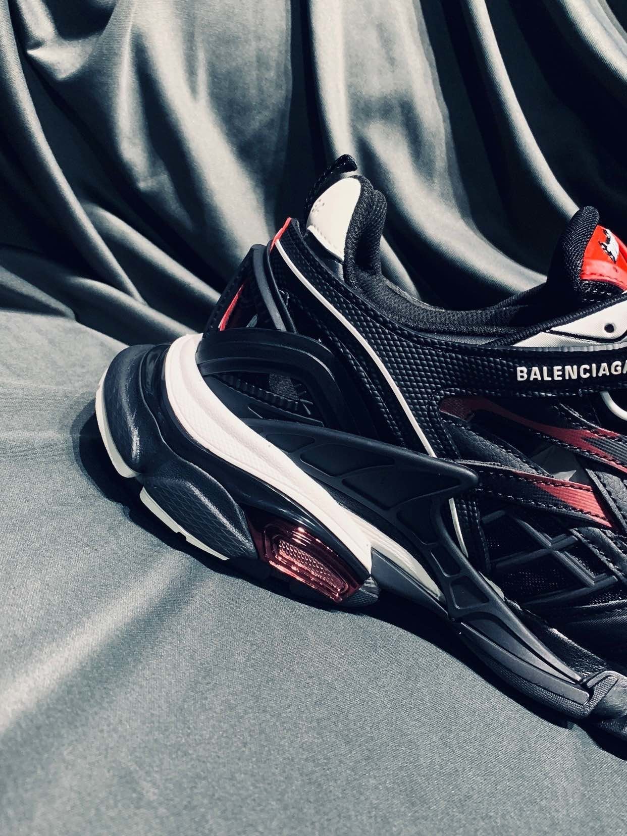 SNBAL  Track Trainers Sneakers 2 Black Red