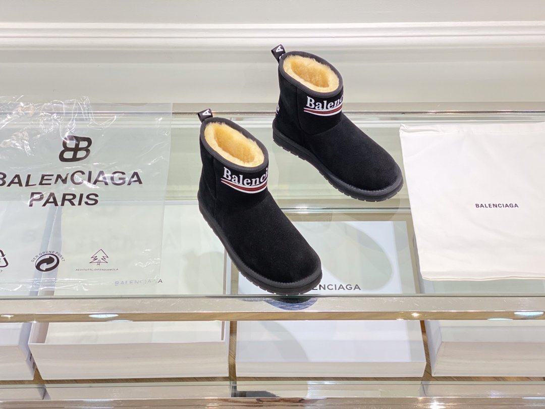 SNBAL  UGG Boots Black