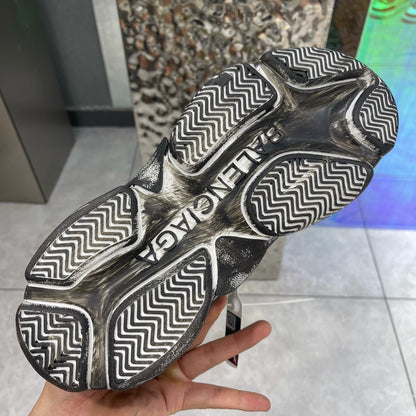 SNBAL  Triple S Sneakers Vintage Black