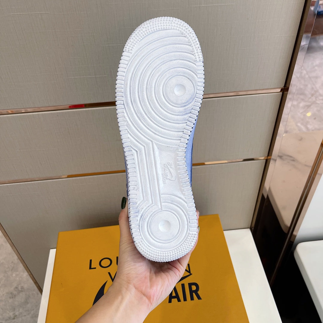 LU Sneakers