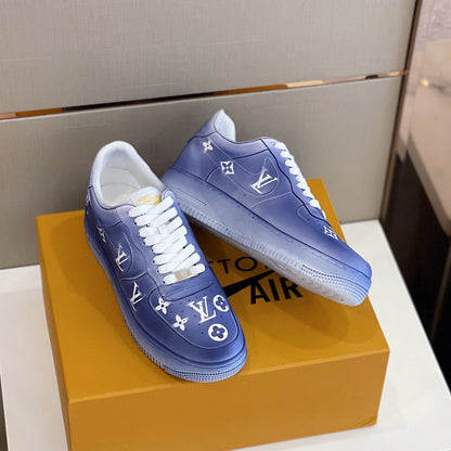 LU Sneakers