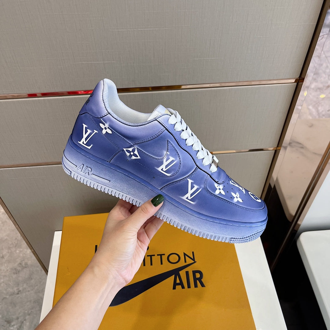 LU Sneakers